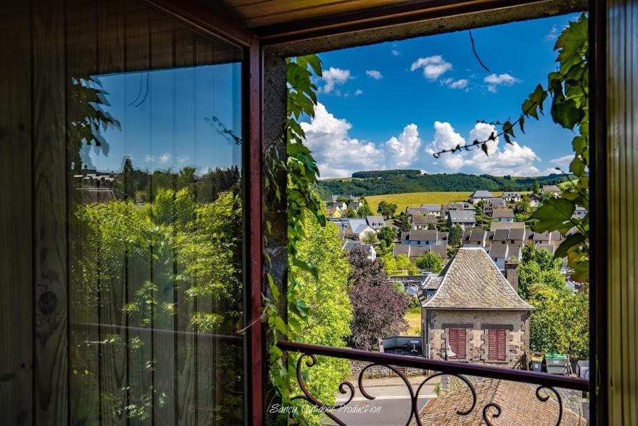 les tilleuls Besse-et-Saint-Anastaise Extérieur photo